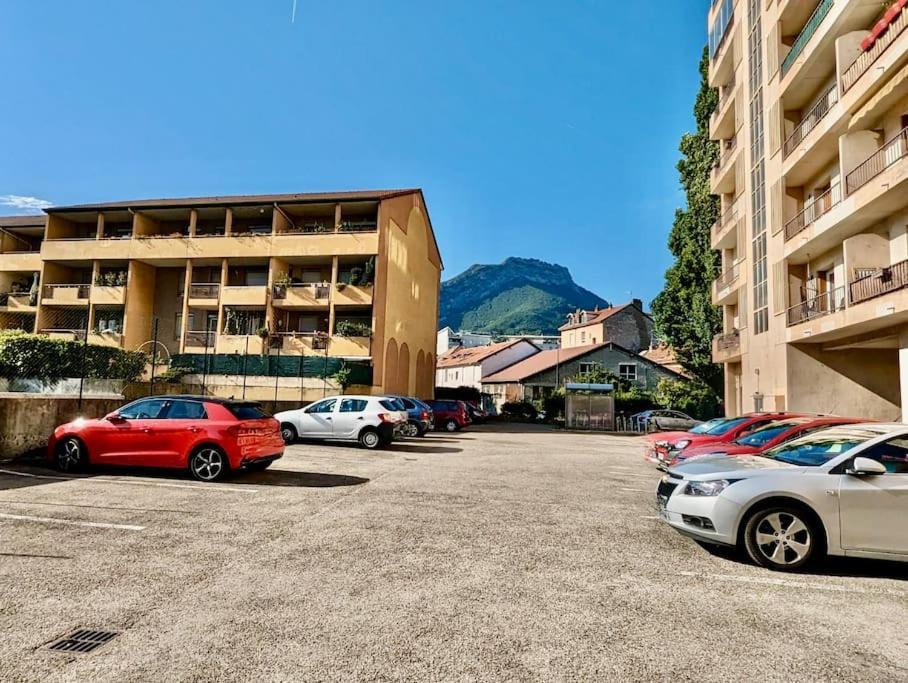 Magnifique T2 Refait A Neuf - Calme & Tout Equipe Avec Parking 格勒诺布尔 外观 照片
